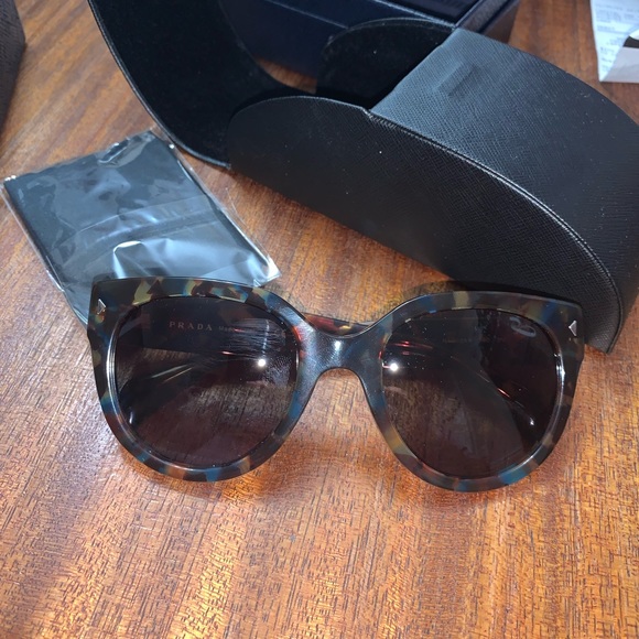 New in Box! Prada Cat Eye Sunglasses (brown/blue) - Picture 3 of 16